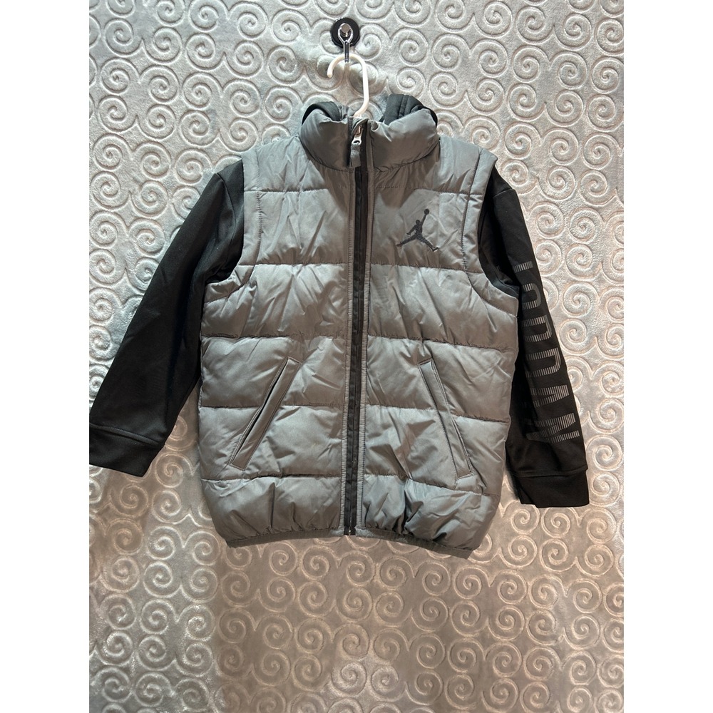 Jordan‎ Therma-Fit Puffer Vest Jacket Hooded Black Gray Kids Size S 5 4-5 Years
